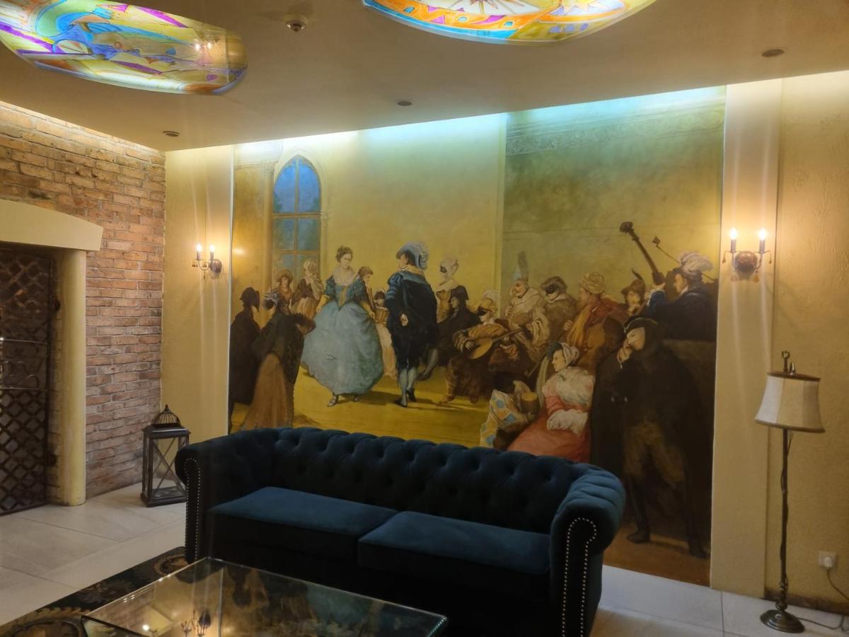 Hotel Wenecki เชสโตฮอวา ภายนอก รูปภาพ